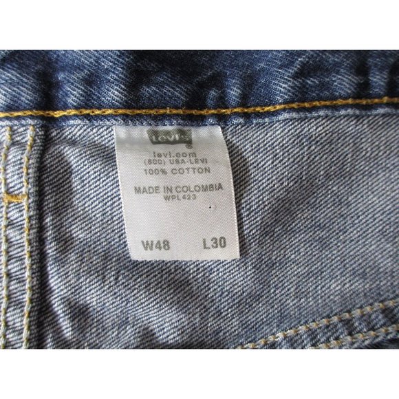 Levis 501 Men's Jeans Straight Leg Button Fly Size 48 x 30 Medium Wash - Picture 5 of 8